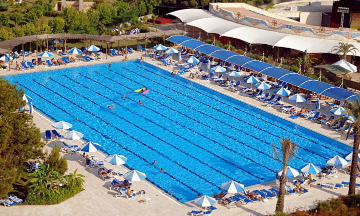 imagini hotel TITANIC LARA